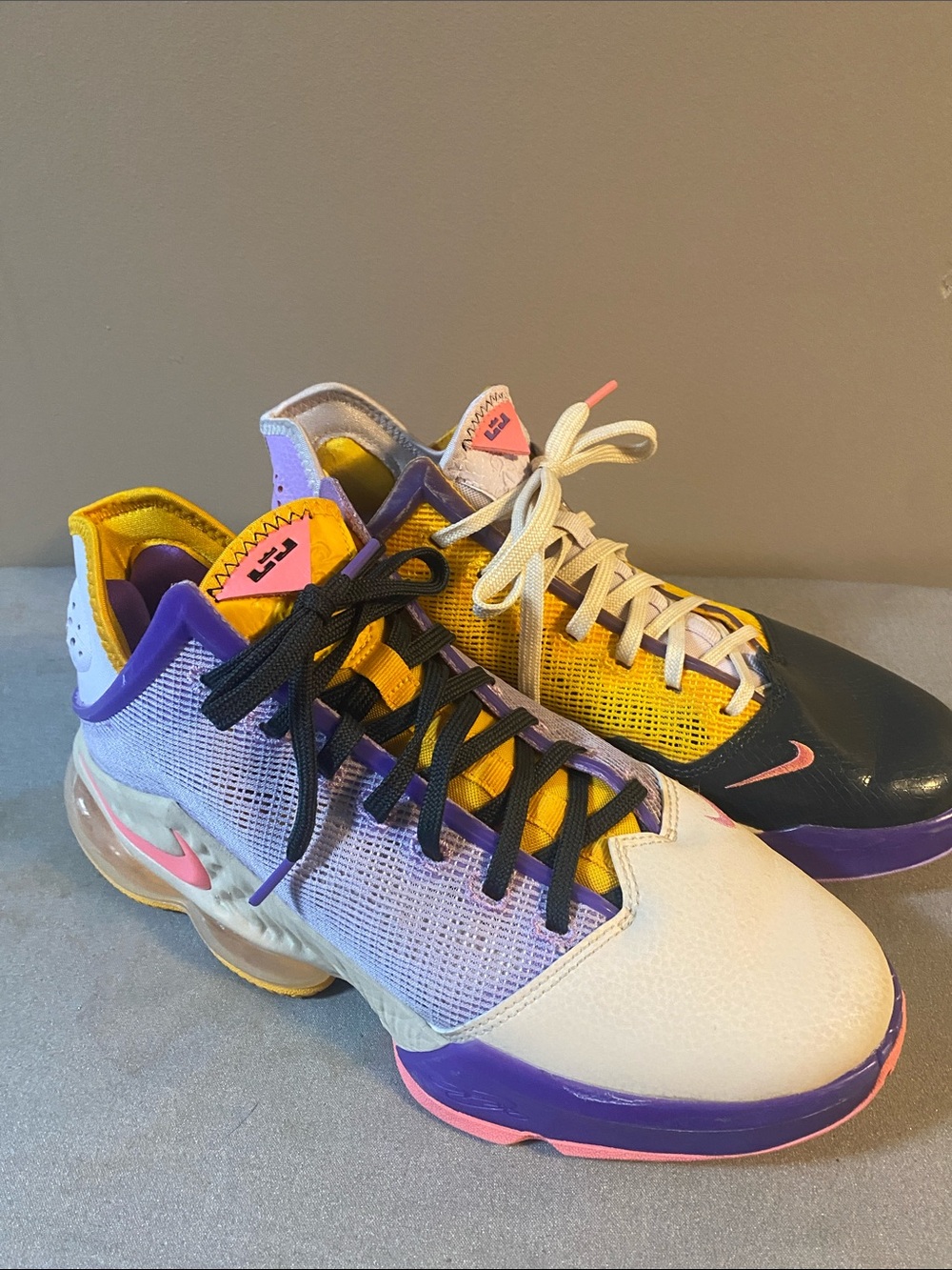 Nike Lebron Mismatch size 9.5